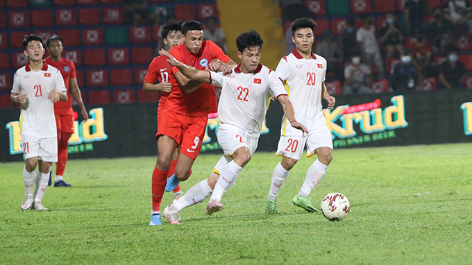 Trung vệ Lương Duy Cương vừa cùng U23 Việt Nam vô địch U23 ĐNÁ