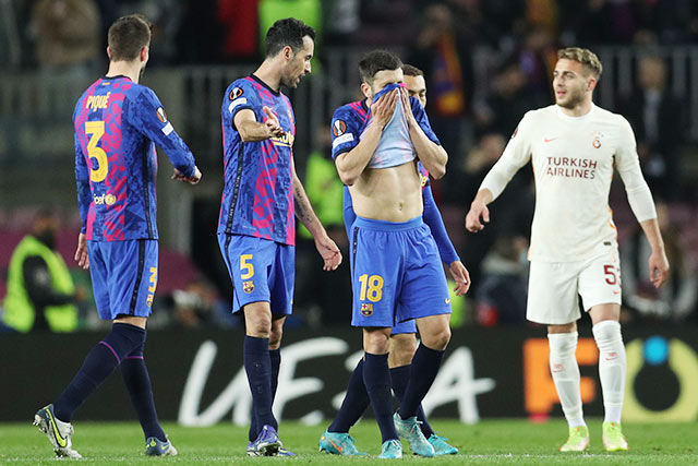 Những quyết định nhân sự sai lầm của HLV Xavi khiến Barca bị Galatasaray cầm hòa ngay trên sân nhà 