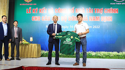 Kể từ V.League 2022, Nam Định sẽ khoác chiếc áo mới. Ảnh: Phan Tùng