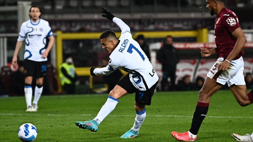 Sanchez hóa người hùng cho Inter