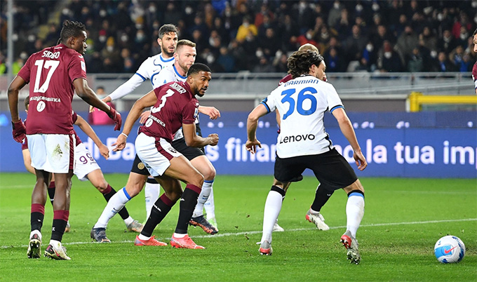 Bàn mở tỷ số trong trận Torino vs Inter