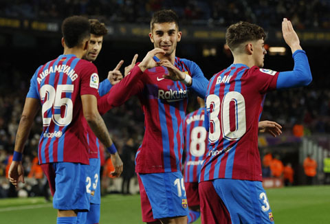 Ferran Torres ghi 2 bàn giúp Barca đánh bại Osasuna 4-0