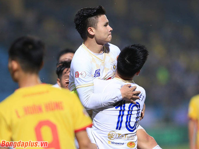 Quang Hải toả sáng trong trận đấu có thể là cuối cùng của mình ở Hà Nội FC - Ảnh: Đức Cường