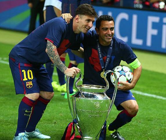 HLV Xavi luôn muốn tái ngộ Lionel Messi tại sân Camp Nou dù với tư cách nào