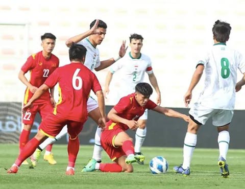 U23 Iraq chơi chặt chẽ, phòng ngự số đông đã gây nên nhiều khó khăn cho U23 Việt Nam