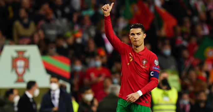 Ronaldo không ghi bàn hay kiến tạo những vẫn là trung tâm của trận đấu
