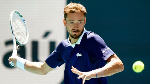 Daniil Medvedev thắng trận đầu Miami Open 2022