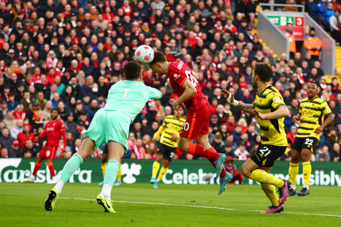 Jota tiếp tục chứng tỏ khả năng ghi bàn bằng đầu siêu hạng ở trận Liverpool vs Watford