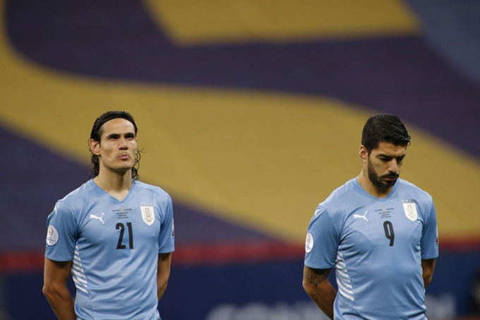 Cavani và Suarez có thể chia tay ĐT Uruguay trong thất bại