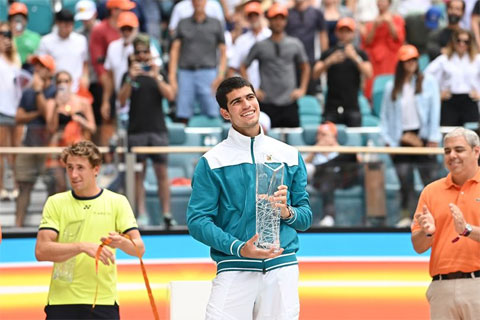 Carlos Alcaraz vô địch Miami Open 2022
