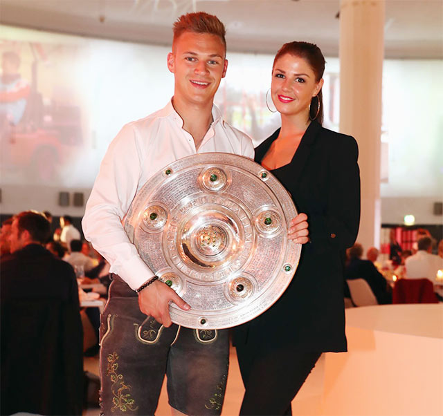 Nàng WAG Lina Meyer và các con sẽ là động lực để Kimmich cùng Bayern chinh phục các danh hiệu