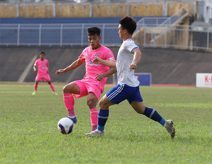 Sài Gòn FC (trái) đã giành quyền đi tiếp tại cúp QG. Ảnh: SGFC
