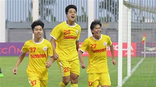 Hai bàn thắng từ giữa sân không thua kém ngôi sao thế giới của cầu thủ Việt Nam