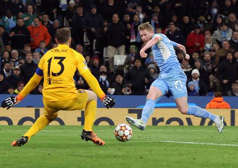 Kevin De Bruyne tung cú sút đánh bại thủ thành Jan Oblak, đem về thắng lợi cho Man City