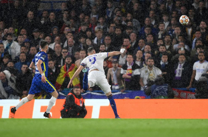 Benzema mở tỷ số trận Chelsea vs Real ở phút 21