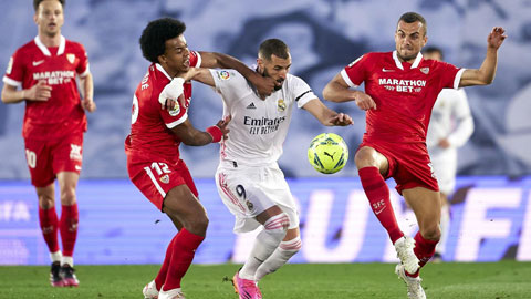 Jules Koundé (trái) rất muốn đối đầu với người đồng hương Karim Benzema để khẳng định đẳng cấp