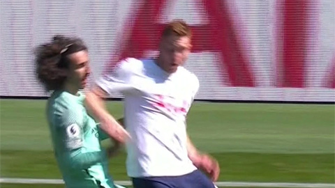 Kulusevski may mắn thoát thẻ đỏ trong thất bại của Tottenham