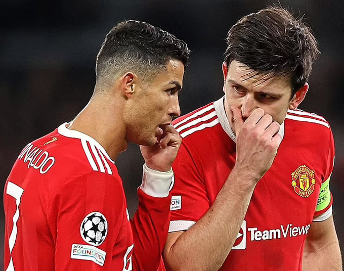 Ten Hag không điền tên Ronaldo, Maguire ở đội hình MU mùa tới