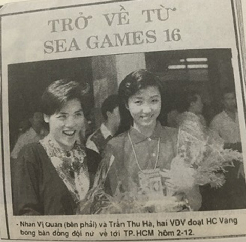 Báo chí nước nhà ca ngợi chiến tích của 2 tay vợt Nhan Vị Quân (phải)  và Trần Thu Hà sau chiếc HCV tại SEA Games 1991