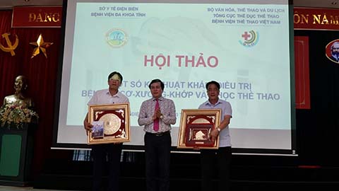 Bệnh viện Thể thao Việt Nam trao đổi, chuyển giao kỹ thuật khám, chữa bệnh 