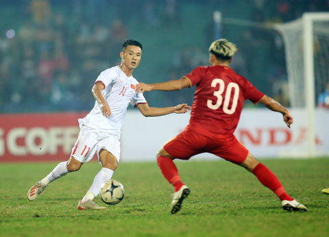 Trần Văn Đạt là một trong 4 cái tên không được thi đấu phút nào ở 2 trận tổng duyệt gặp U20 Hàn Quốc - Ảnh: Minh Tuấn 