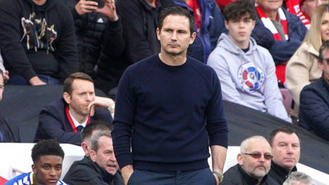 Lampard nguy cơ bị phạt sau trận Everton thua Liverpool