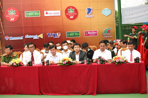 Các đại biểu tham dự lễ khai mạc giải quần vợt VTF Masters 500-1 năm 2022
