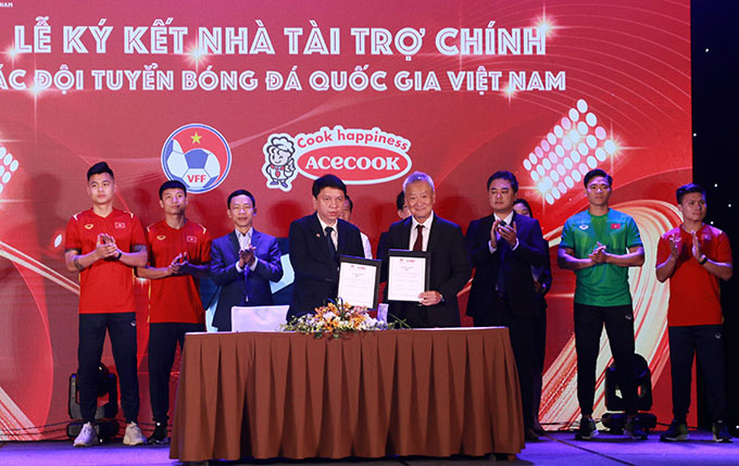 Công ty Acecook Việt Nam công bố thông tin tiếp tục là nhà tài trợ chính của đội tuyển bóng đá quốc gia Việt Nam