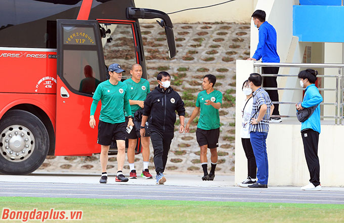 U23 Indonesia lần đầu tiên tập ở sân Tam Nông - Ảnh: Đức Cường