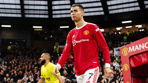 Ronaldo nhận 'hat-trick' giải thưởng ở Man United