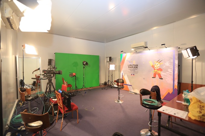 Phòng studio của Malaysia tại IBC. Ảnh: Minh Tuấn