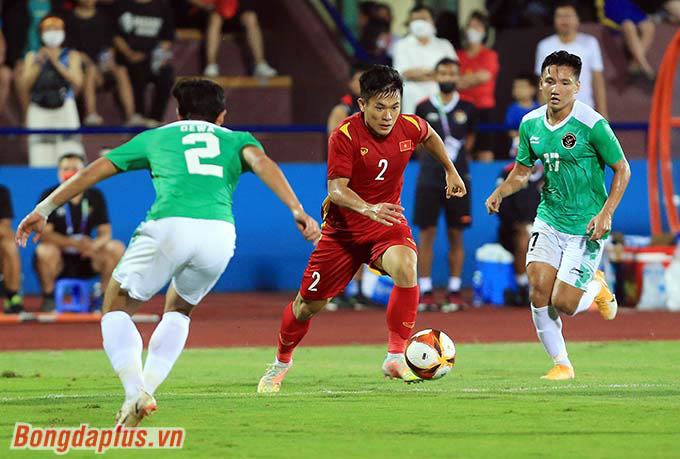 Bàn thắng thứ 3 của U23 Việt Nam là sản phẩm của 2 cầu thủ này. Văn Xuân sút bằng chân trái dội xà ngang U23 Indonesia trước khi Văn Đô dứt điểm sau đó với cú sút chìm đầy bất ngờ 