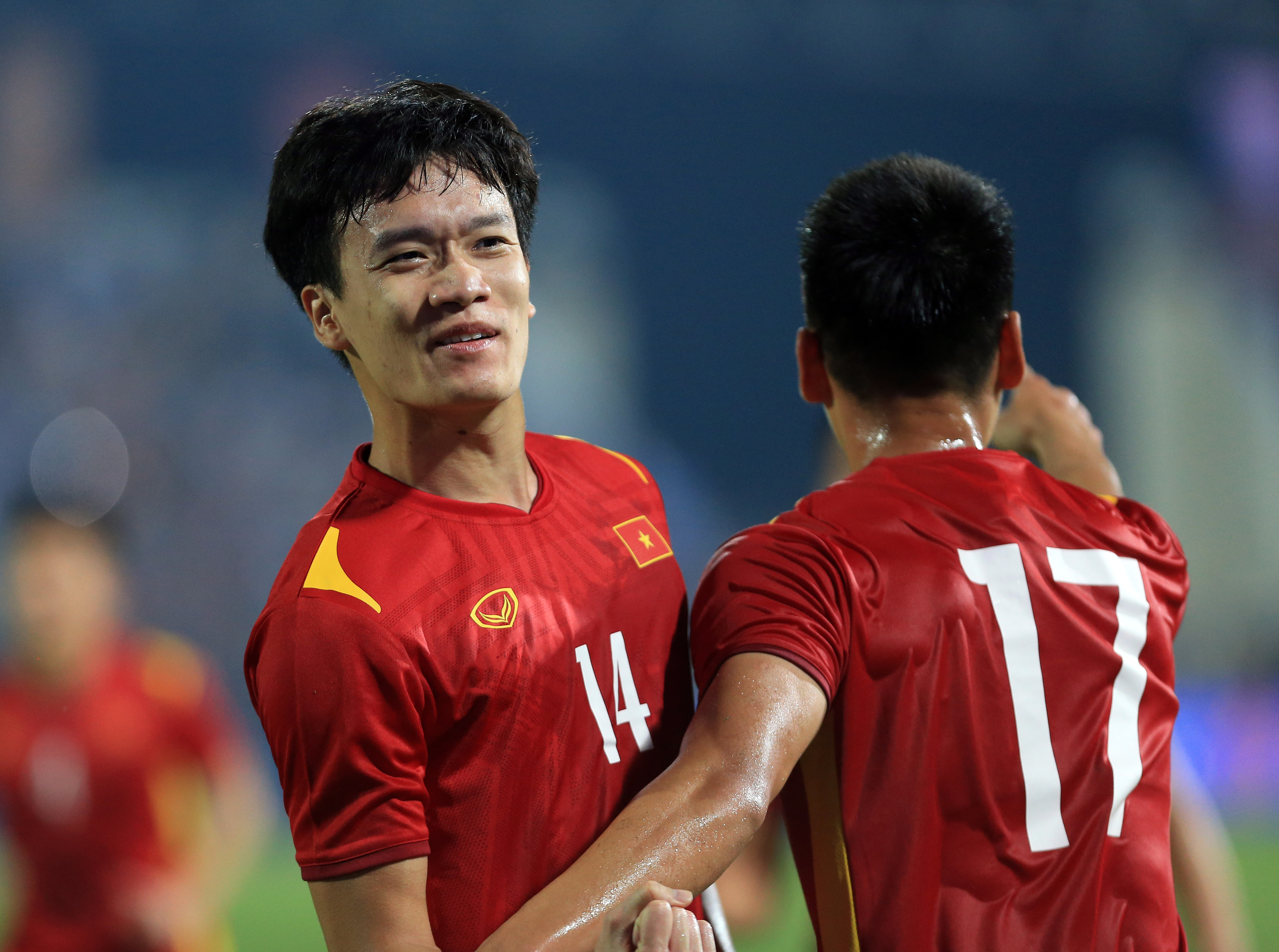 U23 Việt Nam là đội duy nhất ở bảng A ra sân với áo không có tên trên lưng áo - Ảnh: Đức Cường 