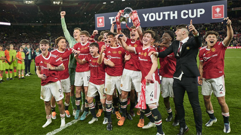 Sân Old Trafford đón lượng khán giả kỷ lục trong ngày Man United vô địch giải trẻ