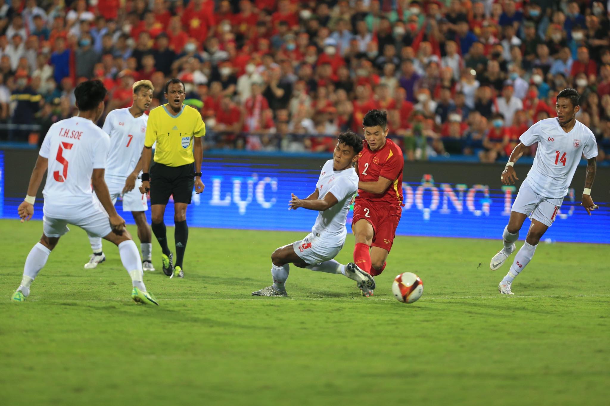 U23 Việt Nam có màn trình diễn không tốt dù đánh bại U23 Myanmar - Ảnh: Đức Cường 