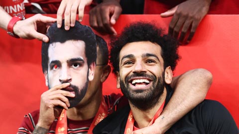  Klopp cập nhật chấn thương của Salah và Van Dijk sau khi vô địch FA Cup