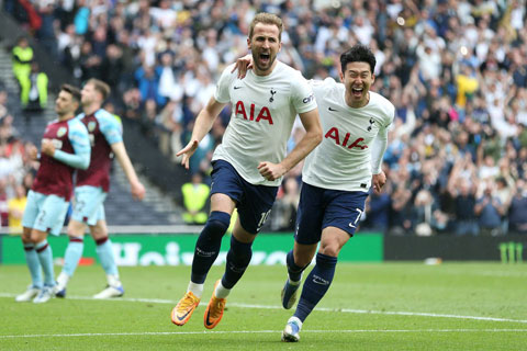 Tottenham (áo trắng) đã có chiến thắng rất quan trọng trước Burnley để tràn đầy hy vọng lọt vào Top 4