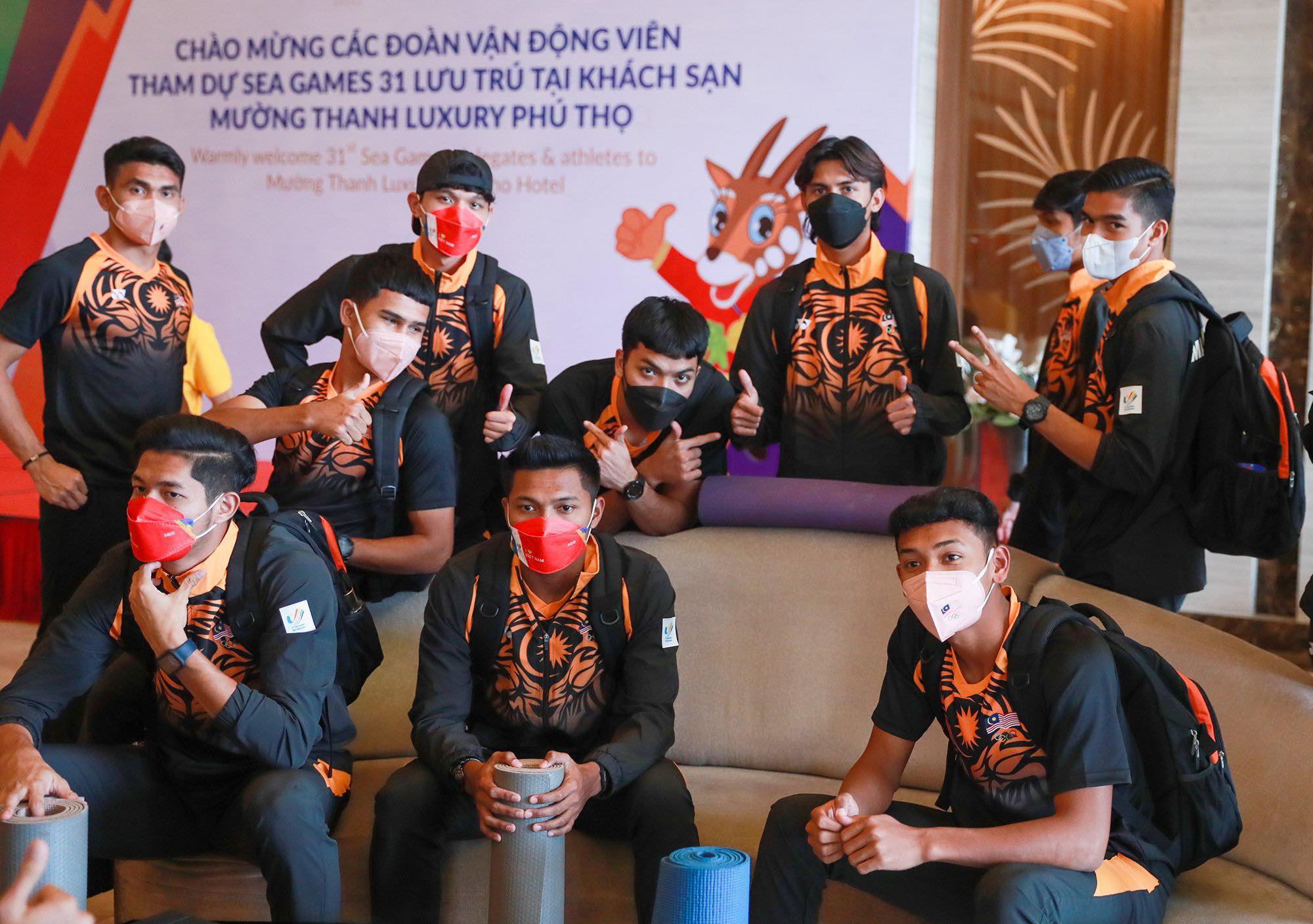 U23 Malaysia thoải mái khi đặt chân đến Việt Trì chuẩn bị cho trận bán kết SEA Games 31 - Ảnh: Đức Cường 