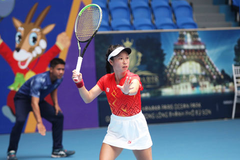Tay vợt Savanna Lý Nguyễn (Việt Nam)