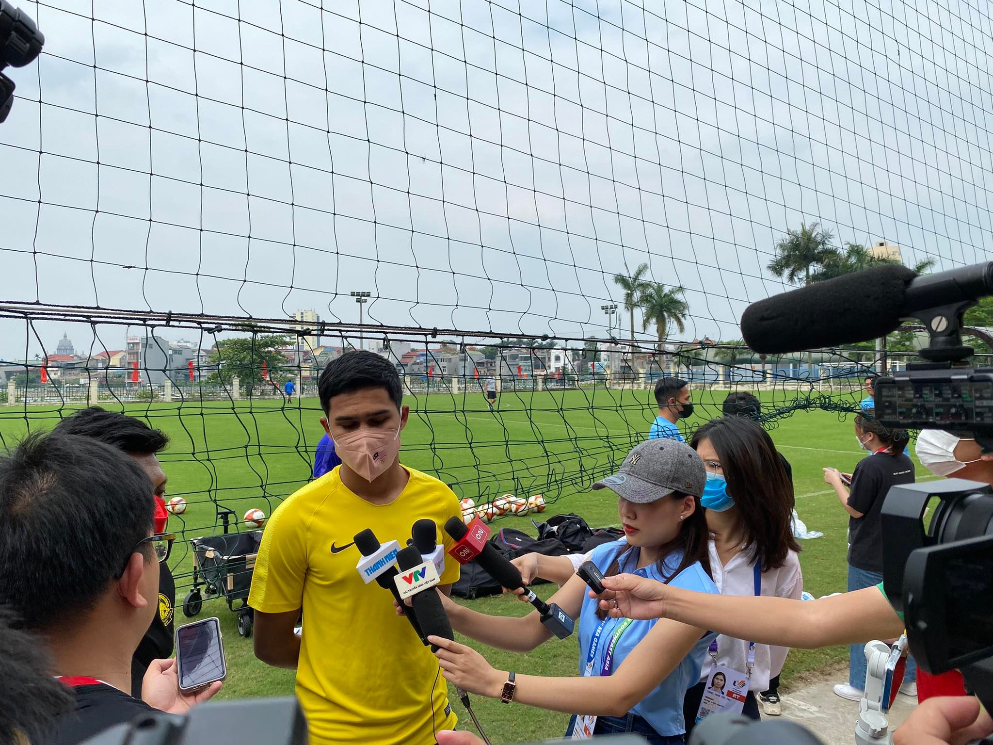 Trung vệ Fazili tự tin trước cuộc chạm trán với U23 Việt Nam - Ảnh: Đức Cường 