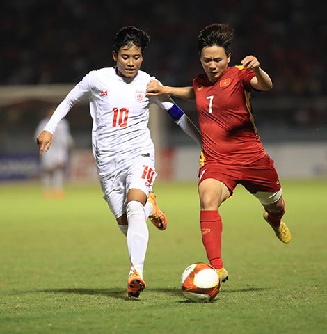 ĐT nữ Việt Nam vừa xuất sắc vượt qua ĐT nữ Myanmar để giành vé vào chơi trận chung kết gặp ĐT nữ Thái Lan