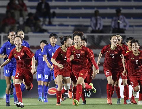 Tiền đạo Hải Yến ghi bàn thắng vào lưới ĐT nữ Thái Lan tại trận chung kết SEA Games 30