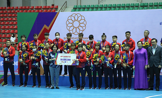 Đây là HCB thứ năm của futsal nữ Việt Nam tại SEA Games. Ảnh: Sơn Đông