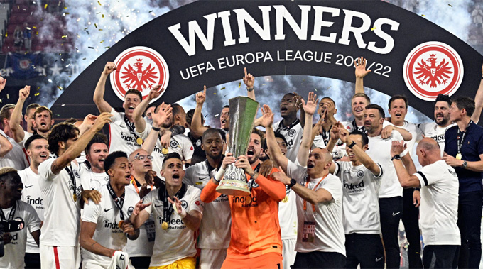 Frankfurt trở thành nhà vô địch của Europa League 42 năm sau khi giành được UEFA Cup