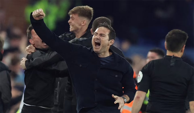 Niềm vui của HLV Frank Lampard khi Everton trụ hạng thành công
