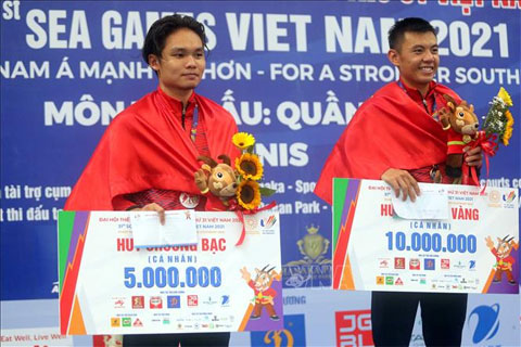 Lý Hoàng Nam và Trịnh Linh Giang mang về cho Việt Nam tấm HCV và HCB đơn nam môn quần vợt tại SEA Games 31