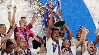 Lyon vô địch Champions League nữ lần thứ 8 sau khi đè bẹp Barca