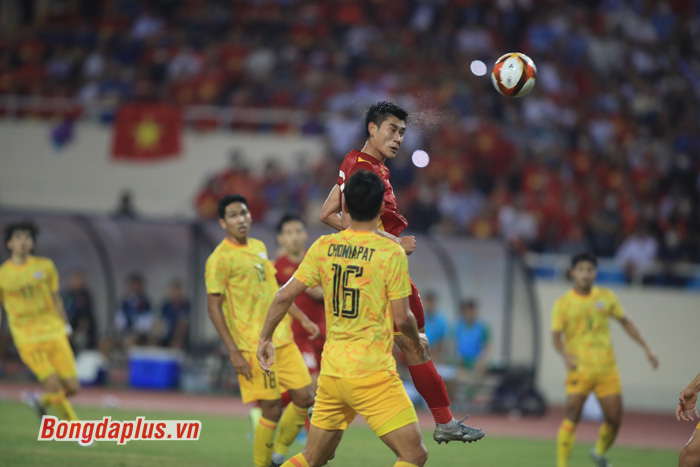 Mạnh Dũng ghi bàn duy nhất giúp Việt Nam đánh bại Thái Lan ở chung kết SEA Games 31. Ảnh: Minh Tuấn