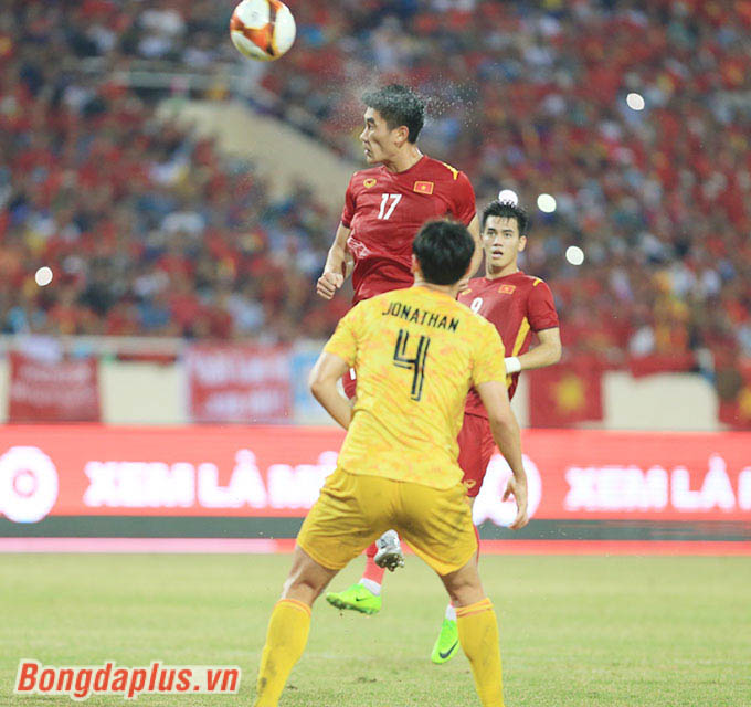 Nhâm Mạnh Dũng ghi bàn quan trọng giúp U23 Việt Nam thắng U23 Thái Lan - Ảnh: Minh Tuấn