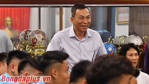 Quyền Chủ tịch VFF truyền lửa cho U23 Việt Nam dự VCK U23 châu Á 2022